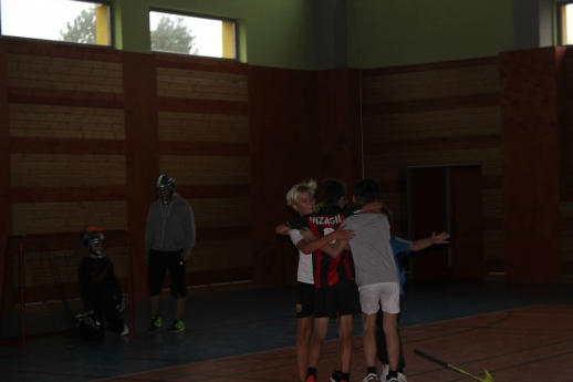 Sportovní den - florbal; foto: web školy